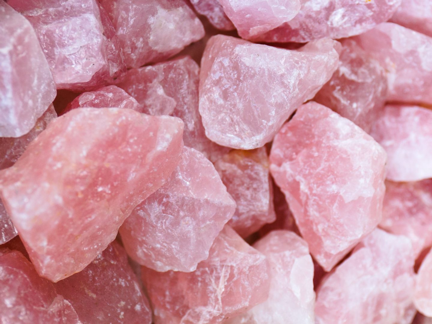rose quartz healing properties