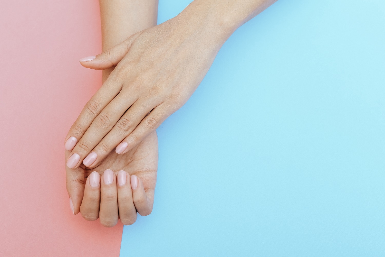 how-to-remove-gel-nails-at-home-the-daily-struggle